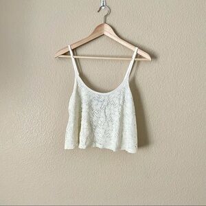 Maison & Mackenzie crop lace top
